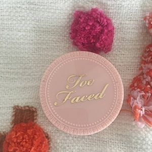 Too Faced Primed and Poreless pressed powder